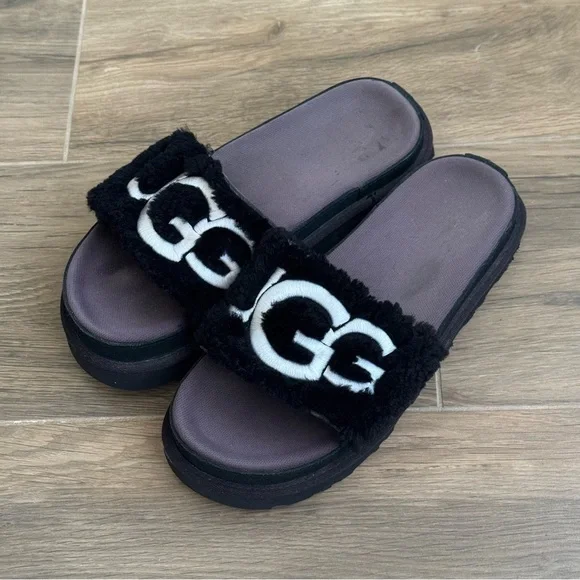 UGG Logo Black Laton Fur Slide - Picture 8 of 12